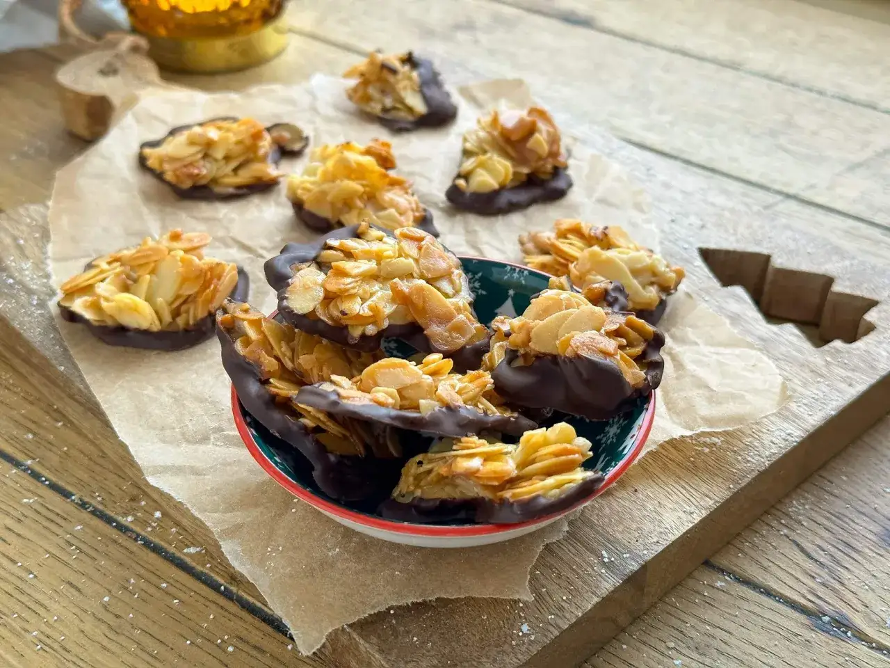 Knusprige Florentiner mit Schokolade, ein köstliches florentiner rezept.